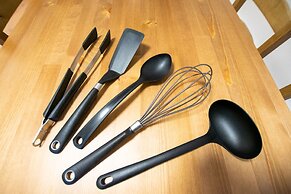 Comfortable Large Center Apartment