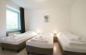 Comfortable Large Center Apartment