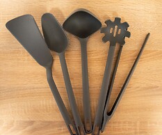 Comfortable Large Center Apartment