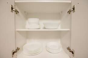 Comfortable Large Center Apartment