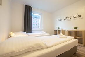 Comfortable Large Center Apartment