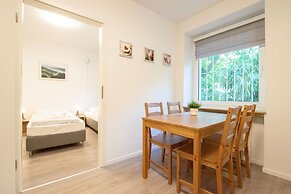 Comfortable Large Center Apartment