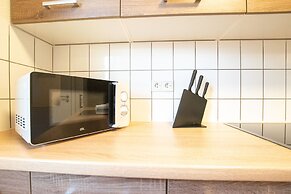 Comfortable Large Center Apartment