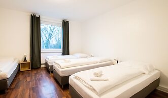 Comfortable Large Center Apartment