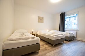 Comfortable Large Center Apartment