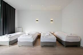 Comfortable Large Center Apartment