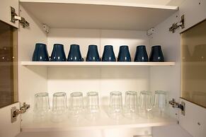 Comfortable Large Center Apartment