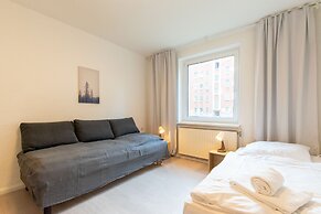 Comfortable Large Center Apartment