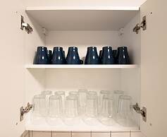 Comfortable Large Center Apartment