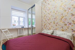 Guests Love on 5 Line VO