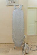 Guests Love on 5 Line VO