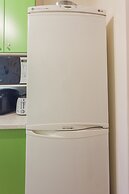 Guests Love on 5 Line VO