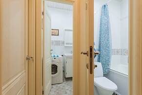 Guests Love on 5 Line VO