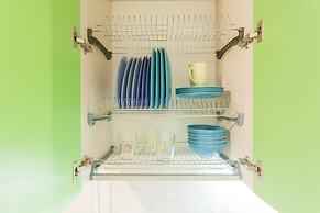 Guests Love on 5 Line VO