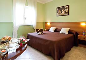 Yellow Park Hotel