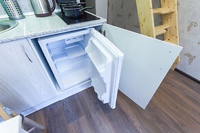 Guests Love on Zagorodny 4