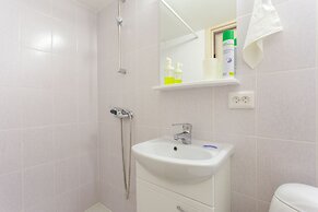 Guests Love on Zagorodny 4