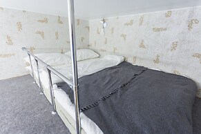 Guests Love on Zagorodny 4