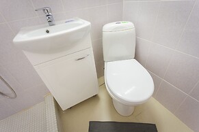 Guests Love on Zagorodny 4