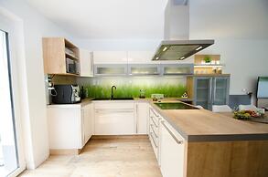 Finest Penthouse Waterside Zell am See