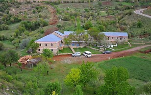 Nemrut Kervansaray Hotel