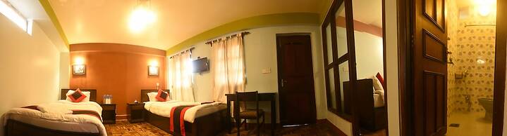 Vajra Guest House & Restaurant