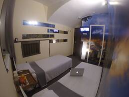 Zhukovskogo 14 Mini Hotel