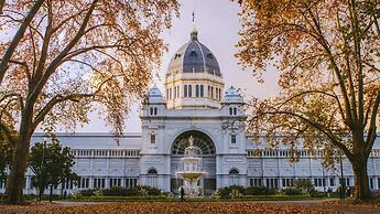 Class, Style and Location in Carlton
