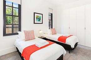 Class, Style and Location in Carlton