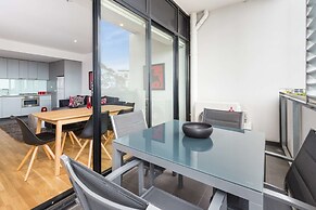 Executive Apartment With Bay Views