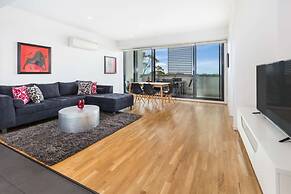 Executive Apartment With Bay Views