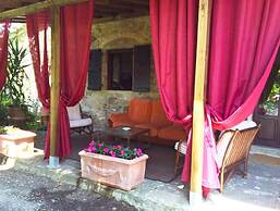 Stunning private villa for 6 guests with private pool, TV, pets allowe