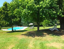 Stunning private villa for 6 guests with private pool, TV, pets allowe