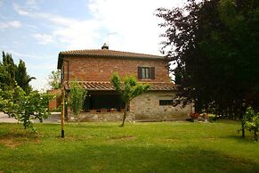 Stunning private villa for 6 guests with private pool, TV, pets allowe