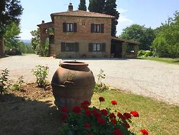 Stunning private villa for 6 guests with private pool, TV, pets allowe