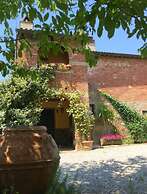 Stunning private villa for 6 guests with private pool, TV, pets allowe