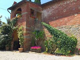 Stunning private villa for 6 guests with private pool, TV, pets allowe