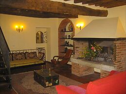 Stunning private villa for 6 guests with private pool, TV, pets allowe