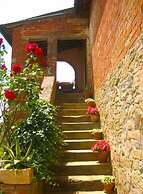 Stunning private villa for 6 guests with private pool, TV, pets allowe