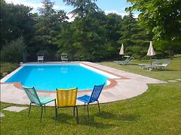 Stunning private villa for 6 guests with private pool, TV, pets allowe