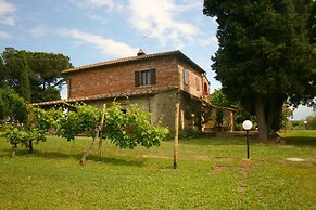 Stunning private villa for 6 guests with private pool, TV, pets allowe