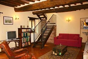 Stunning private villa for 6 guests with private pool, TV, pets allowe