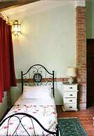 Beautiful private villa with WIFI, private pool, TV, pets allowed and