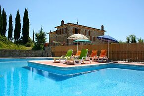 Stunning private villa for 8 guests with private pool, WIFI, TV, terra