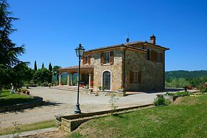 Stunning private villa for 8 guests with private pool, WIFI, TV, terra