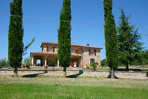 Stunning private villa for 8 guests with private pool, WIFI, TV, terra