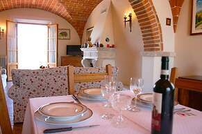 Stunning private villa for 8 guests with private pool, WIFI, TV, terra