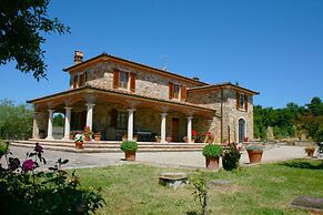 Stunning private villa for 8 guests with private pool, WIFI, TV, terra