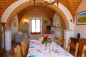 Stunning private villa for 8 guests with private pool, WIFI, TV, terra