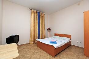Guest House on Bessarabska Square
